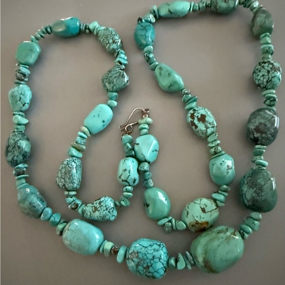 Turquoise Agate Natural Gemstone 40 inches Stunning🔥 - Picture 3 of 5